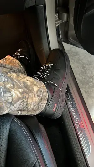 Chaussures Nike Air Force 1 Supreme