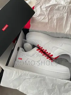 Chaussures Nike Air Force 1 Supreme