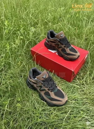 New Balance 990v3 Disponible