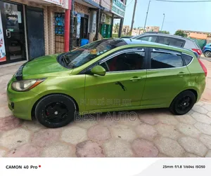 Hyundai Accent 2013 Vert