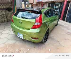 Hyundai Accent 2013 Vert