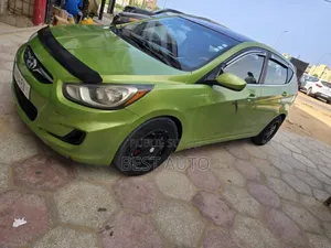 Hyundai Accent 2013 Vert