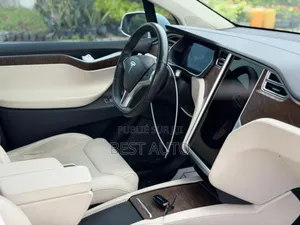 Tesla Model X 2018 Blanc