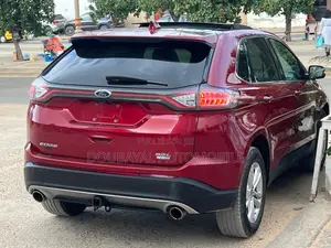 Photo - Ford Edge SEL FWD 2018 Blanc