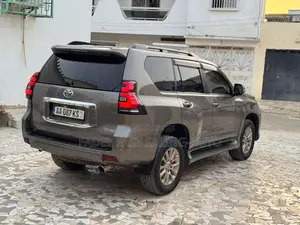 Toyota Land Cruiser Prado 2016 Gris