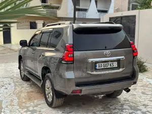 Toyota Land Cruiser Prado 2016 Gris