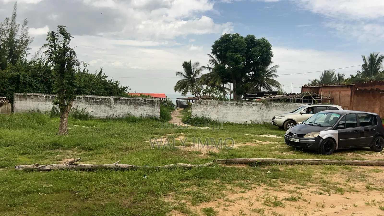 3chbre Villa dans Villa, Thiès Sud à Vendre