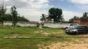 3chbre Villa dans Villa, Thiès Sud à Vendre