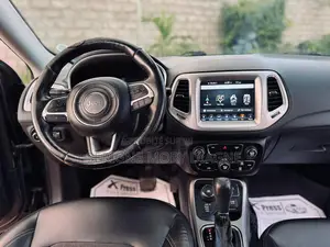 Jeep Boussole 2018 Gris