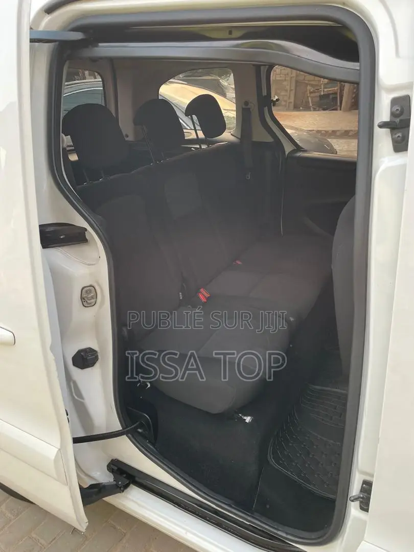 Peugeot Partenaire 2018 Blanc