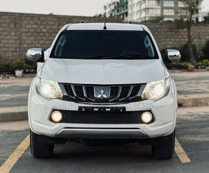 Photo - Mitsubishi L200 2018 Blanc