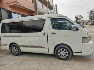 Toyota HiAce 2018 Blanc