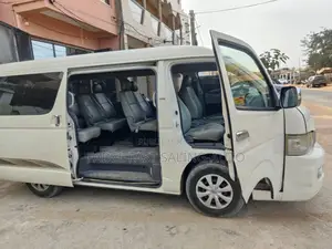 Toyota HiAce 2018 Blanc