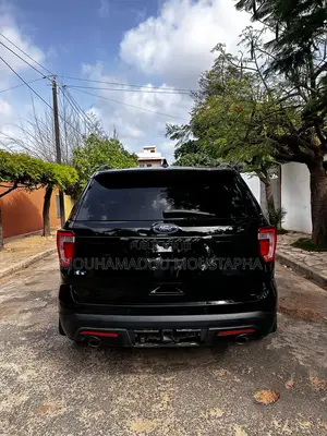 Ford Explorer XLT AWD 2018 Black