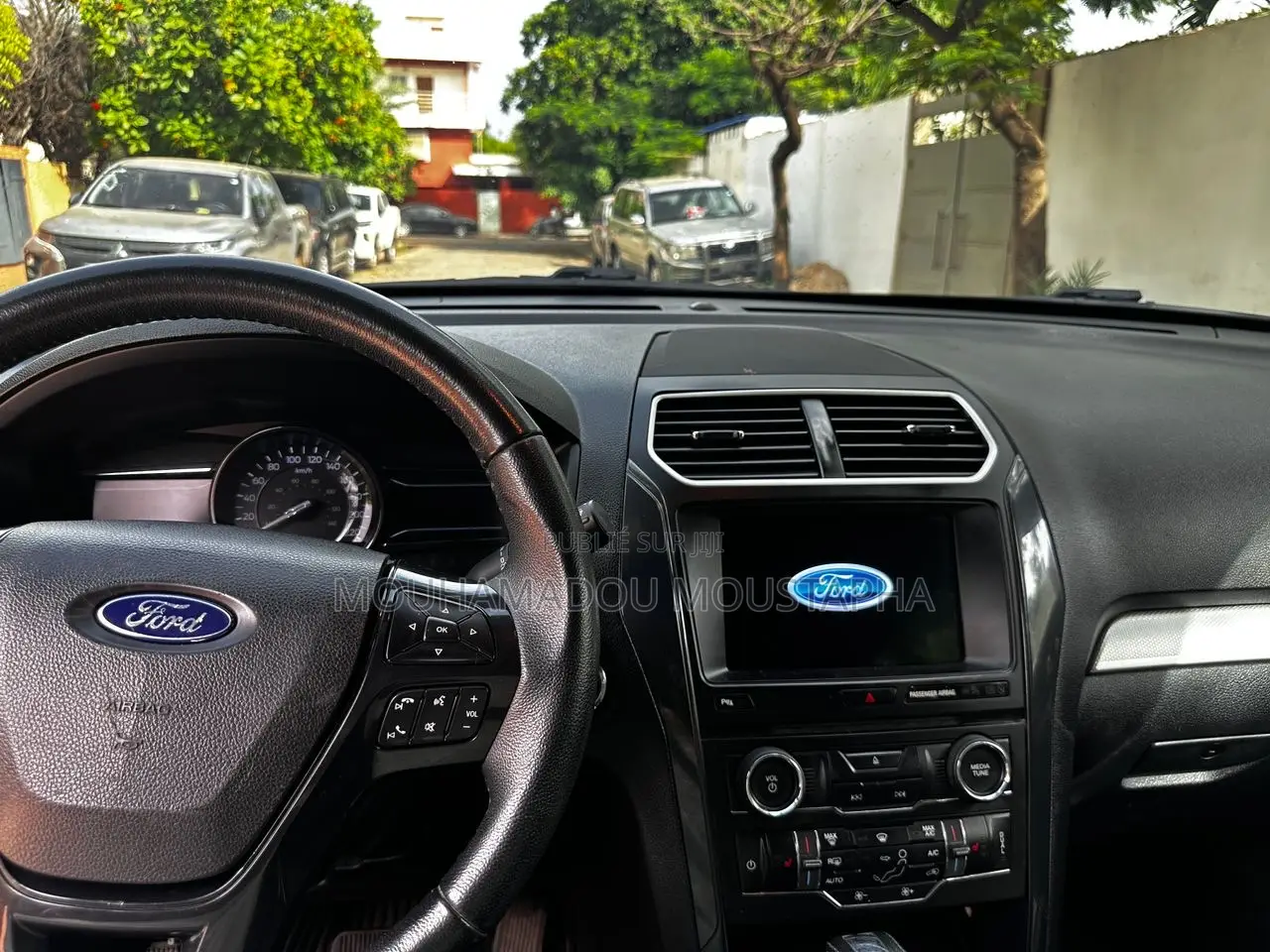 Ford Explorer XLT AWD 2018 Black