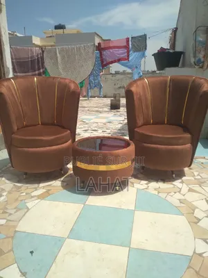 Photo - Salon Tête À Tête Disponible