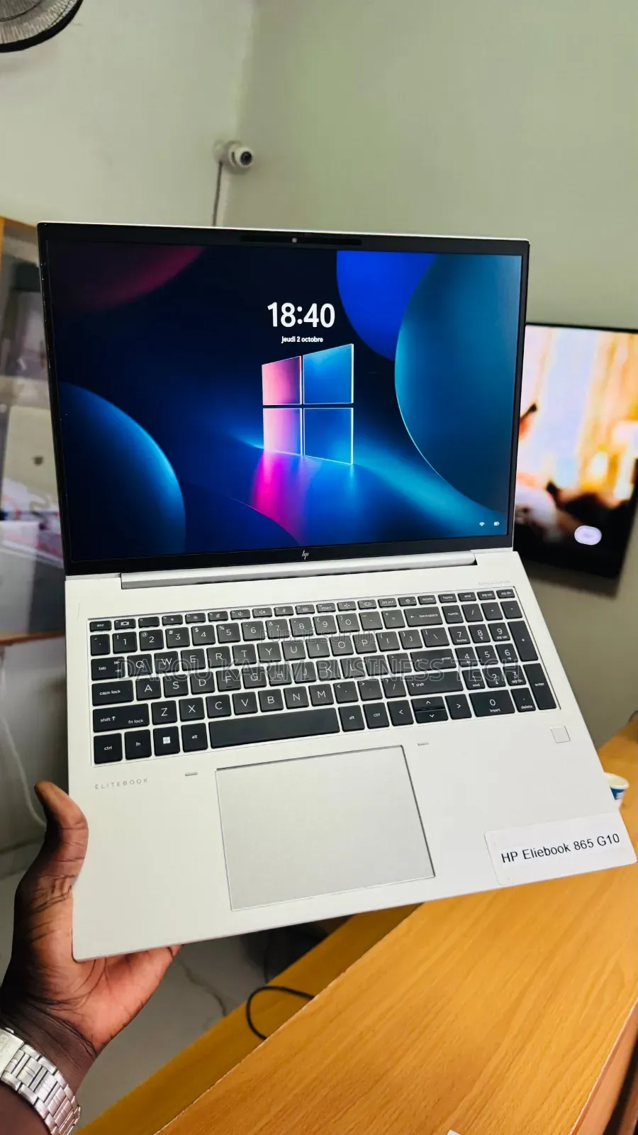 New Ordinateur portable HP EliteBook 860 G10 16GB AMD Ryzen 7 SSD 512GB
