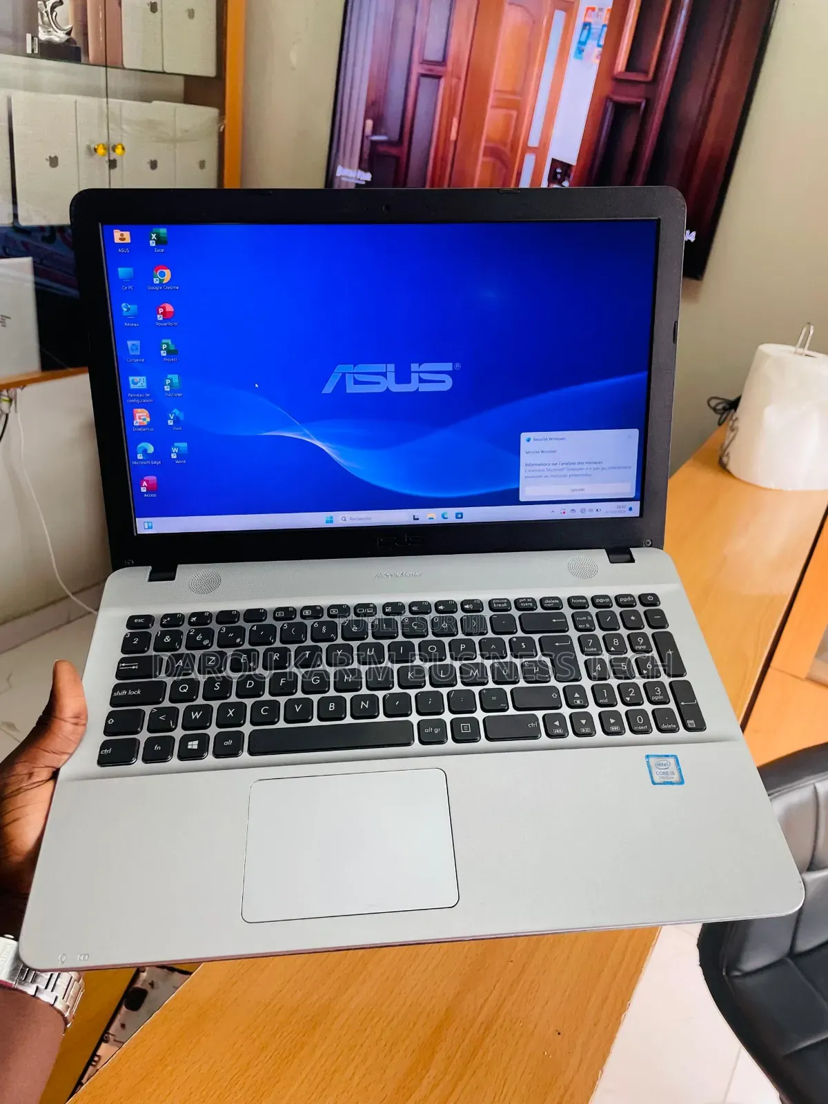 New Asus VivoBook 15 X540NA 8GB Intel Core I5 SSD 512GB