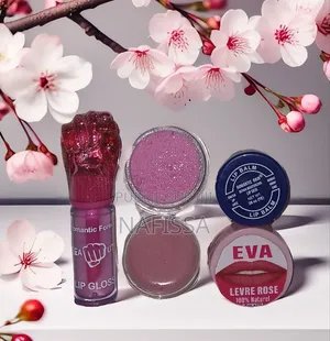 Lèvre Rose, Gloss, Gommage, Et Lip Balm