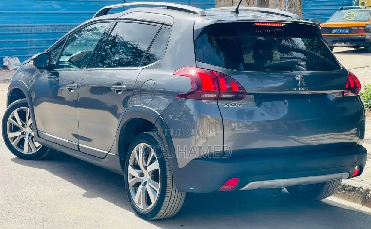 Peugeot 2008 1.6 BlueHD (100 Hp) 2017 Gris