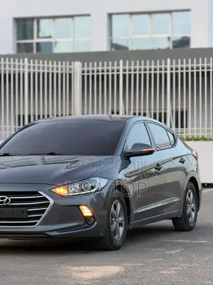 Hyundai Avante 2017 Gris