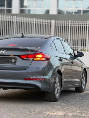 Hyundai Avante 2017 Gris