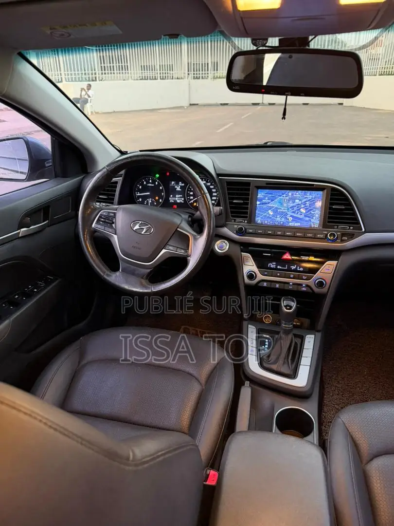 Hyundai Avante 2017 Gris