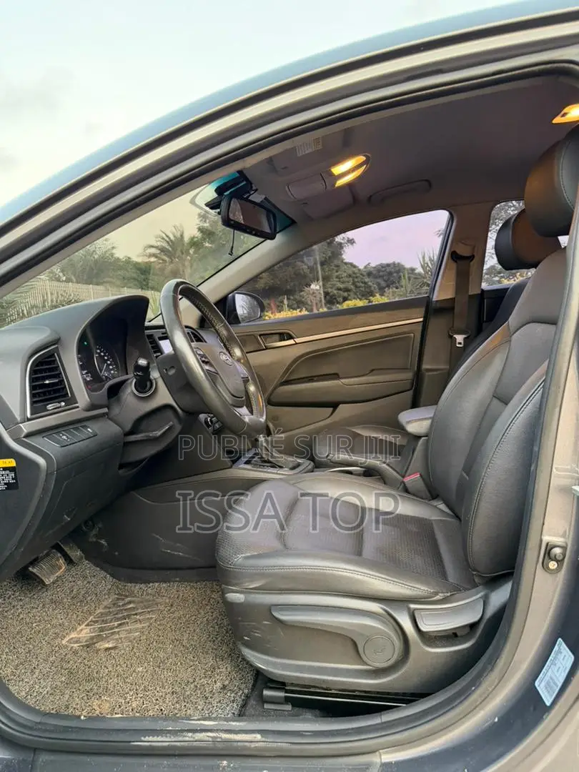 Hyundai Avante 2017 Gris