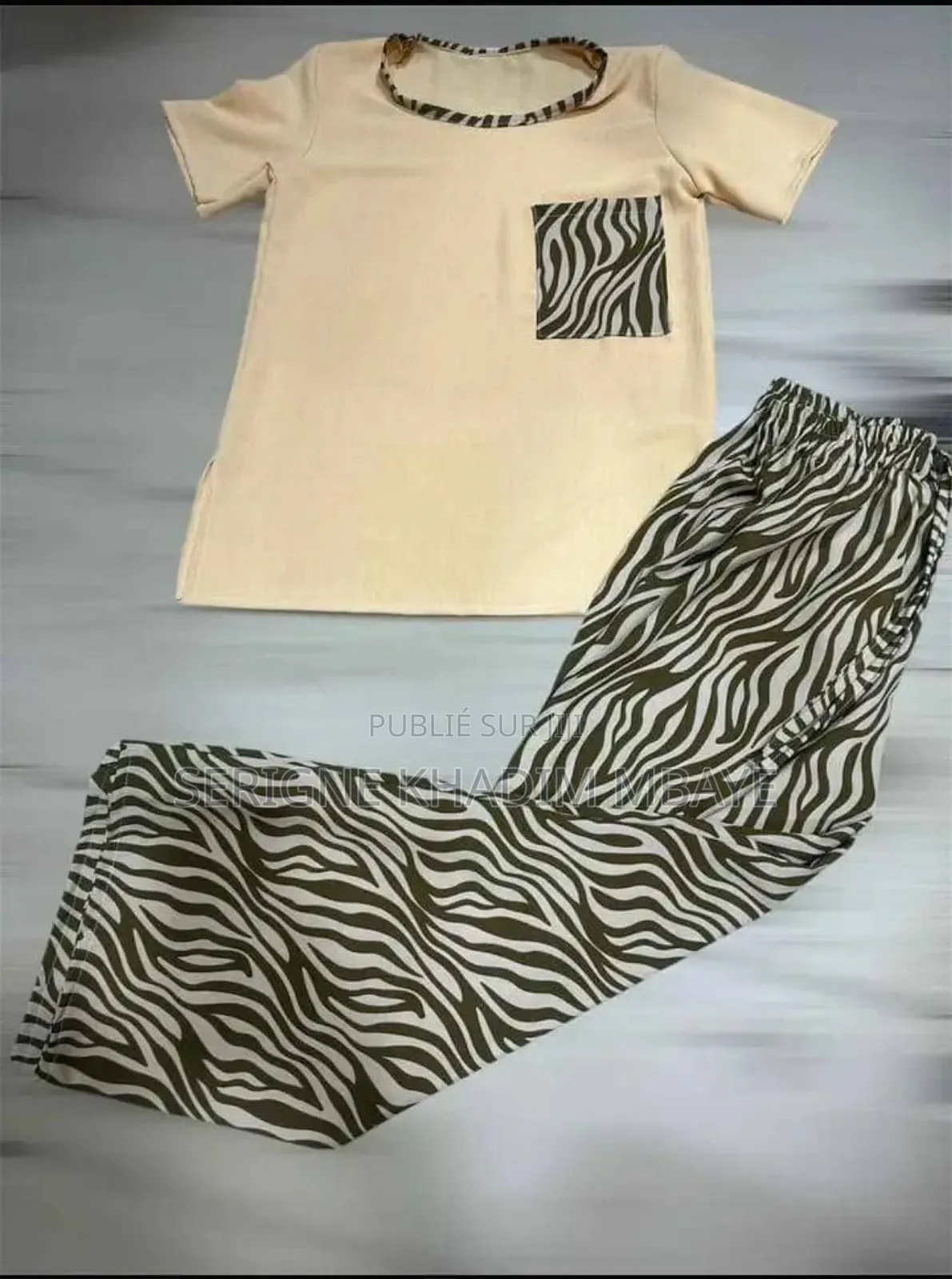 Ensemble Chez Rassuul Dispo Sous d'Autres Couleurs