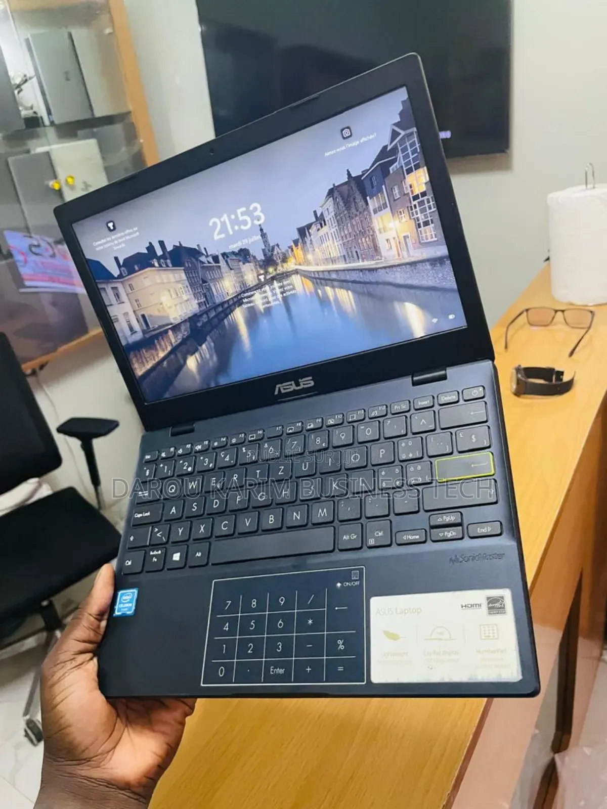 New Asus VivoBook E12 E203NA 4GB Intel Celeron SSD 160GB