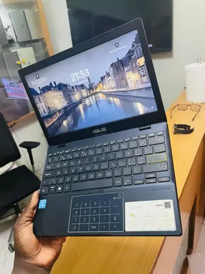 Photo - New Asus VivoBook E12 E203NA 4GB Intel Celeron SSD 160GB