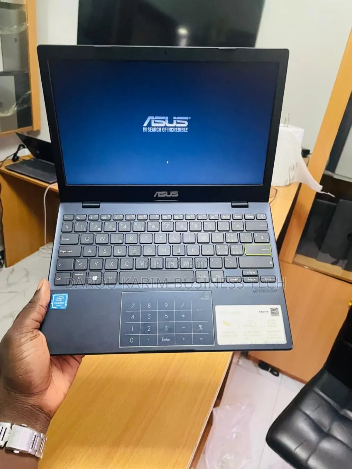New Asus VivoBook E12 E203NA 4GB Intel Celeron SSD 160GB