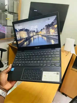 New Asus VivoBook E12 E203NA 4GB Intel Celeron SSD 160GB