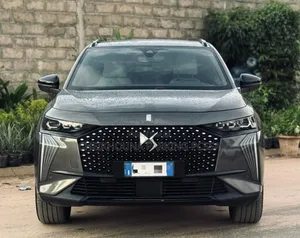Photo - Citroen DS 7 Crossback 2024 Gris
