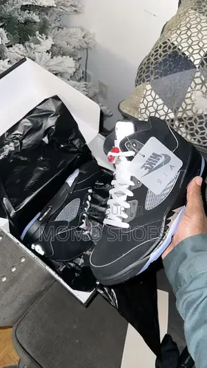 Photo - Chaussures Air Jordan 5 Rétro Metalic Reimagined