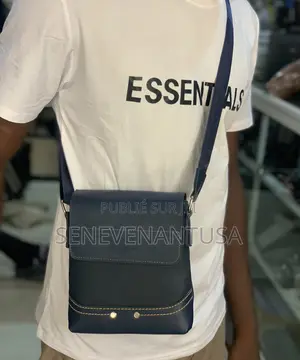 Prodotto Importato Da via E. Berlinguer, Italia Made In