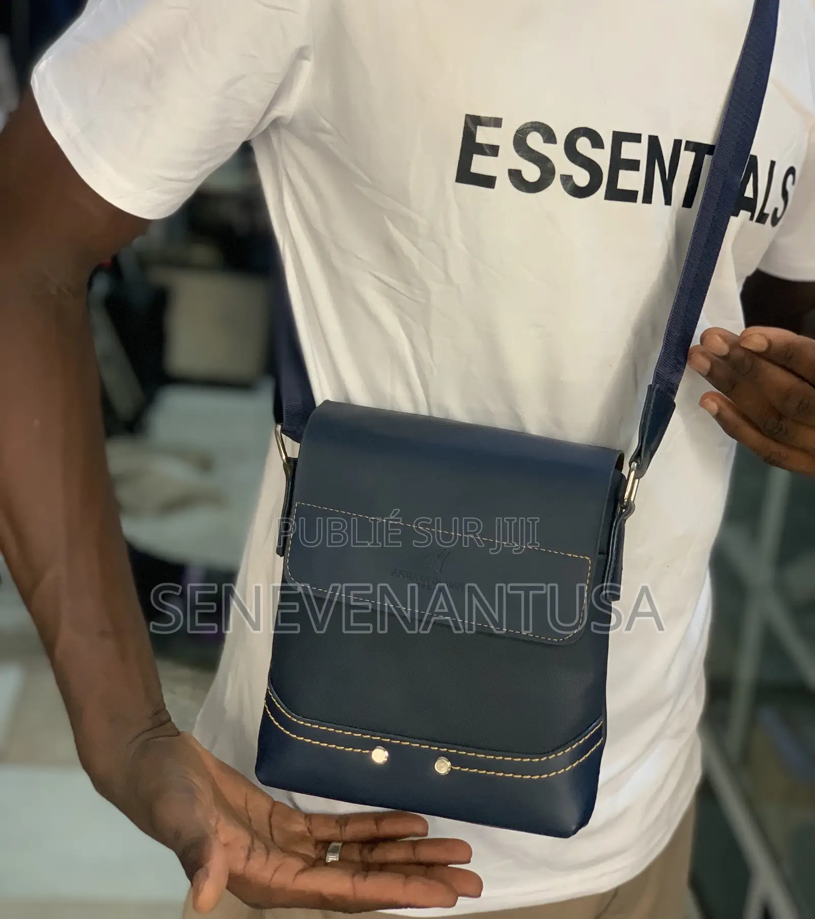 Prodotto Importato Da via E. Berlinguer, Italia Made In