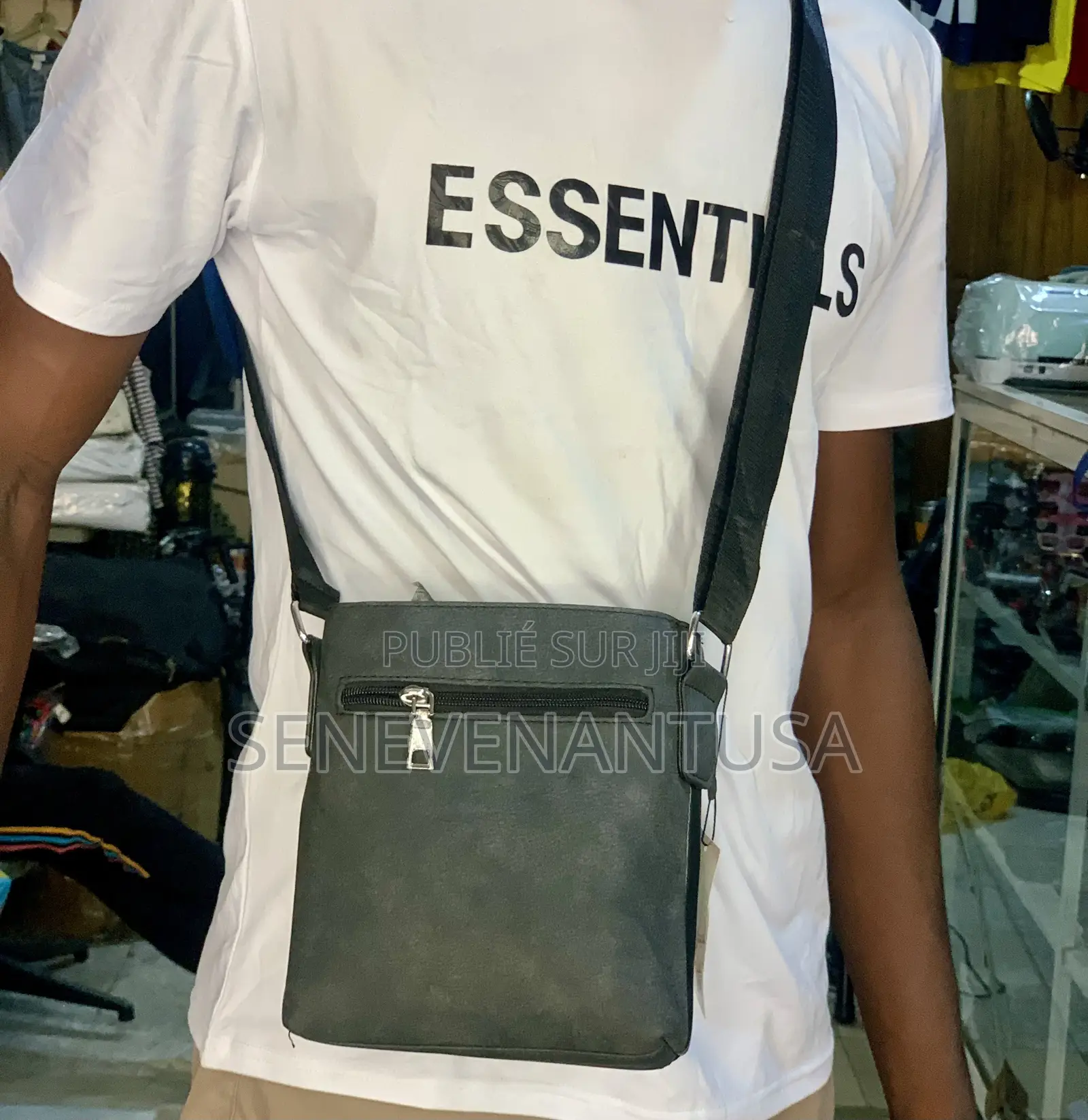 Prodotto Importato Da via E. Berlinguer, Italia Made In