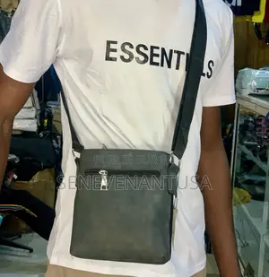 Prodotto Importato Da via E. Berlinguer, Italia Made In