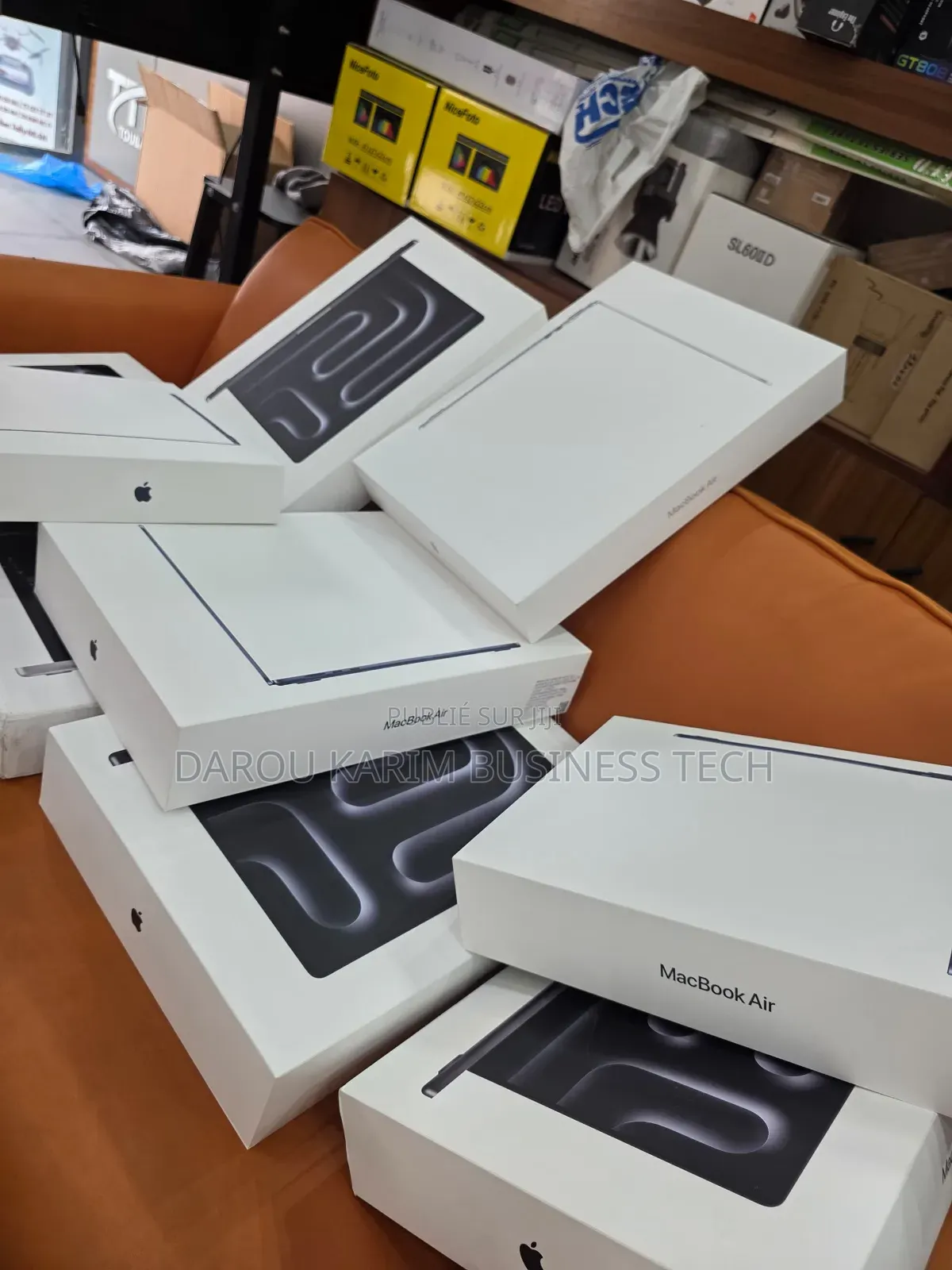 New Apple MacBook Air 2024 M3 13-Inch 16GB Apple M3 SSD 512GB