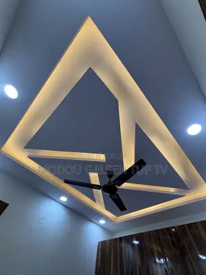 Faux Plafond en Platre Disponible