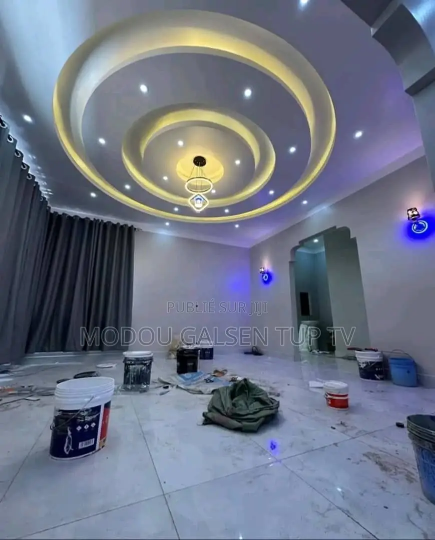 Faux Plafond en Platre Disponible