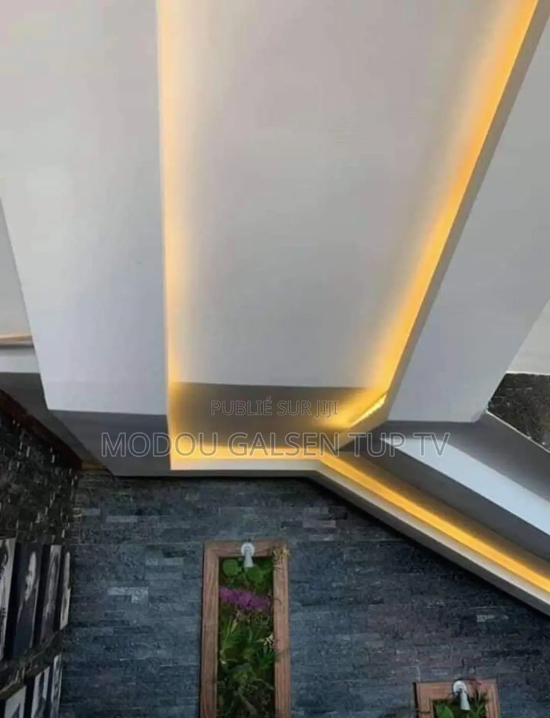 Faux Plafond en Platre Disponible