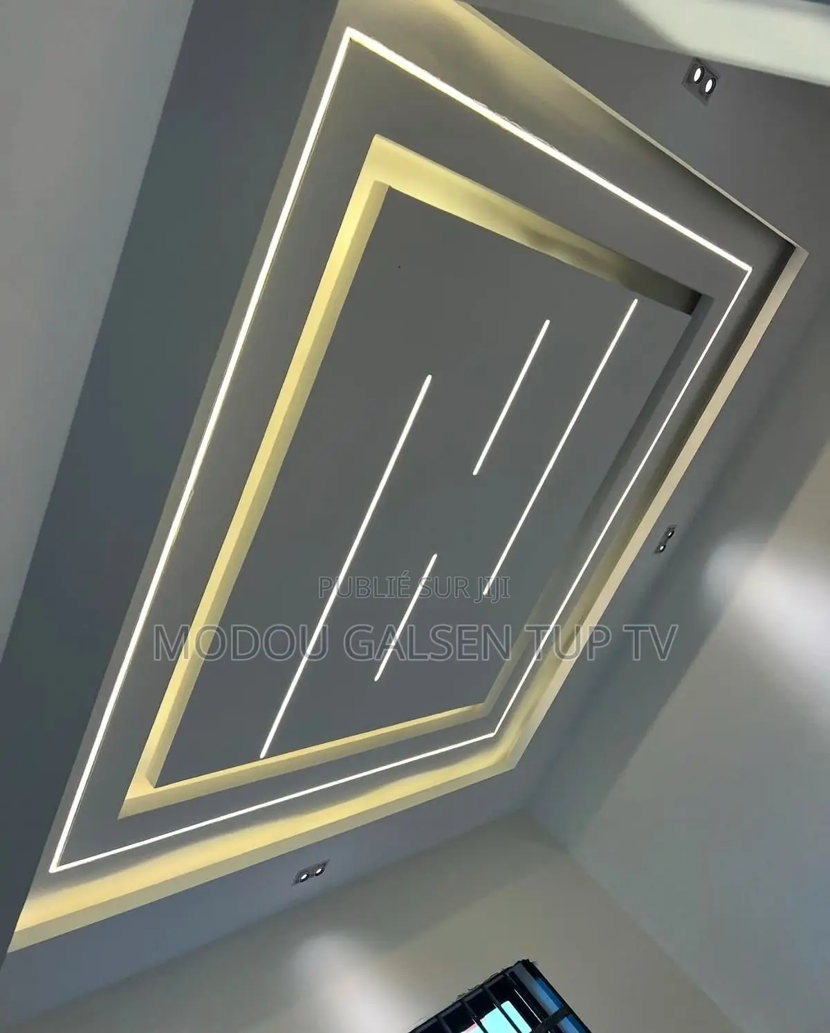 Faux Plafond en Platre Disponible