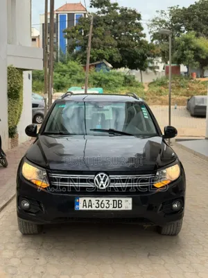Photo - Volkswagen Tiguan 2012 Black