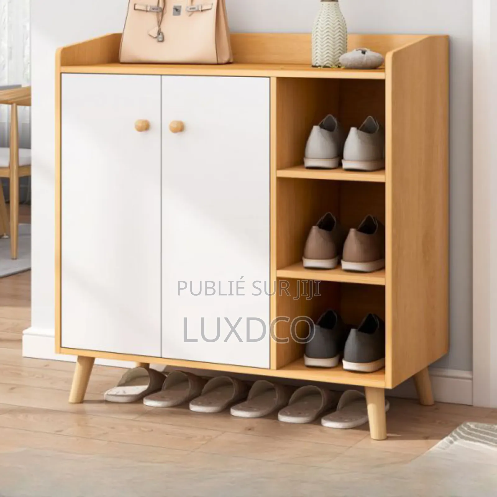 Console Range Chaussures Avec Porte Et Pieds en Bois.