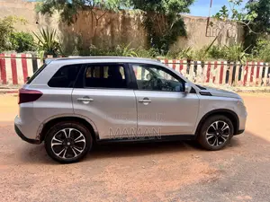 Suzuki Vitara 2022 Gris