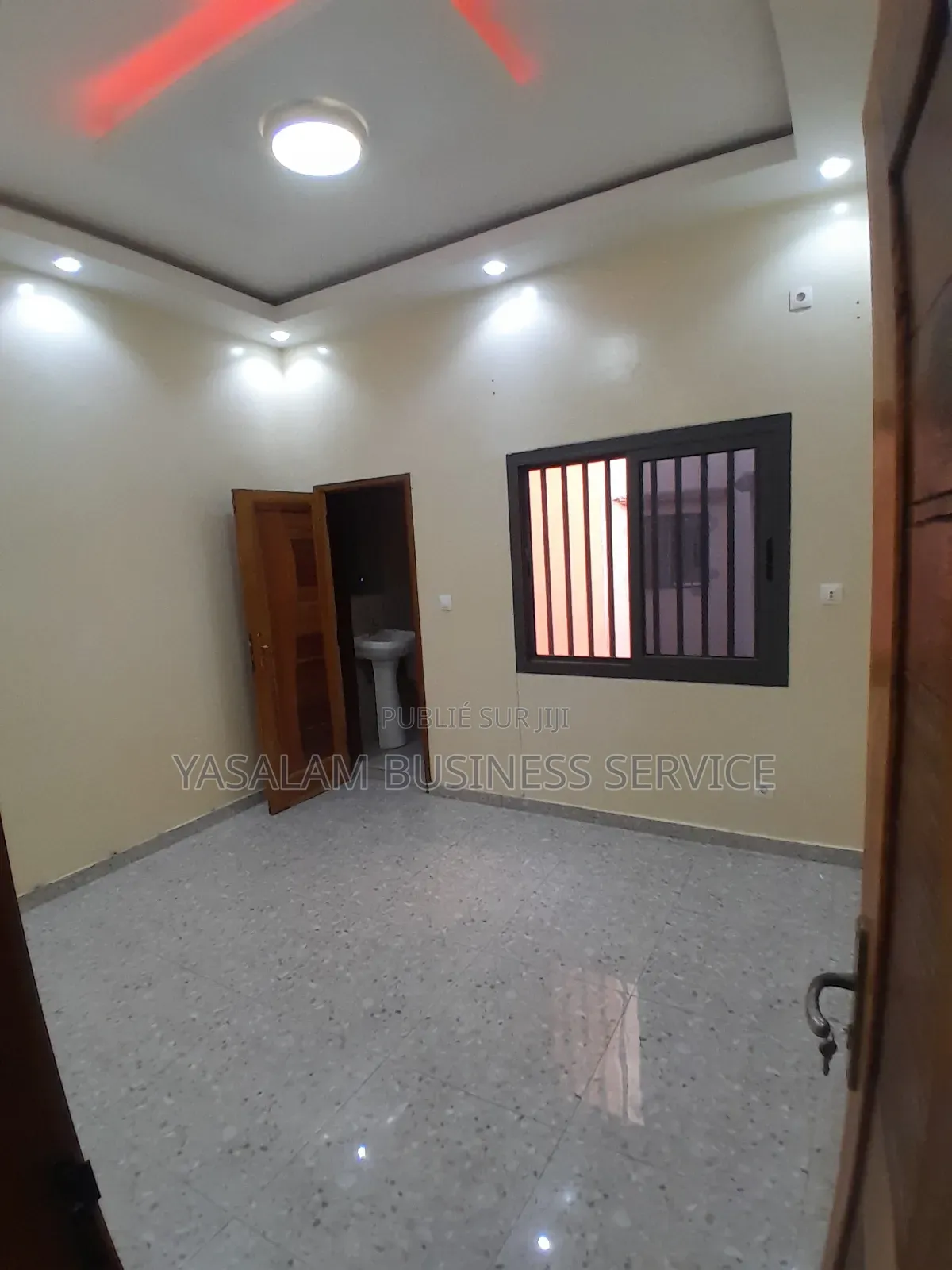 3chbre Appartement dans Yasalam Business, Mermoz Sacré-Cœur à Louer
