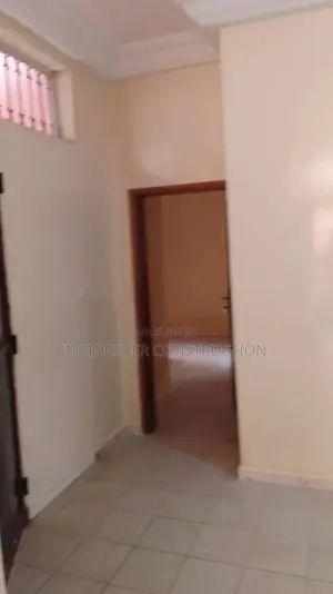 3chbre Appartement dans Appartement 4 Pieces, Thiaroye à Louer