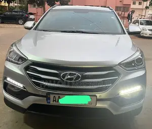 Photo - Hyundai Santa Fe 2018 Gris